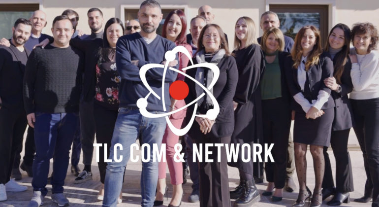 Close,Up,Businessman,Using,Laptop,,Typing,On,Keyboard,,Sitting,At