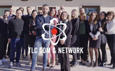 Close,Up,Businessman,Using,Laptop,,Typing,On,Keyboard,,Sitting,At