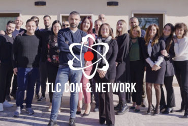 Close,Up,Businessman,Using,Laptop,,Typing,On,Keyboard,,Sitting,At